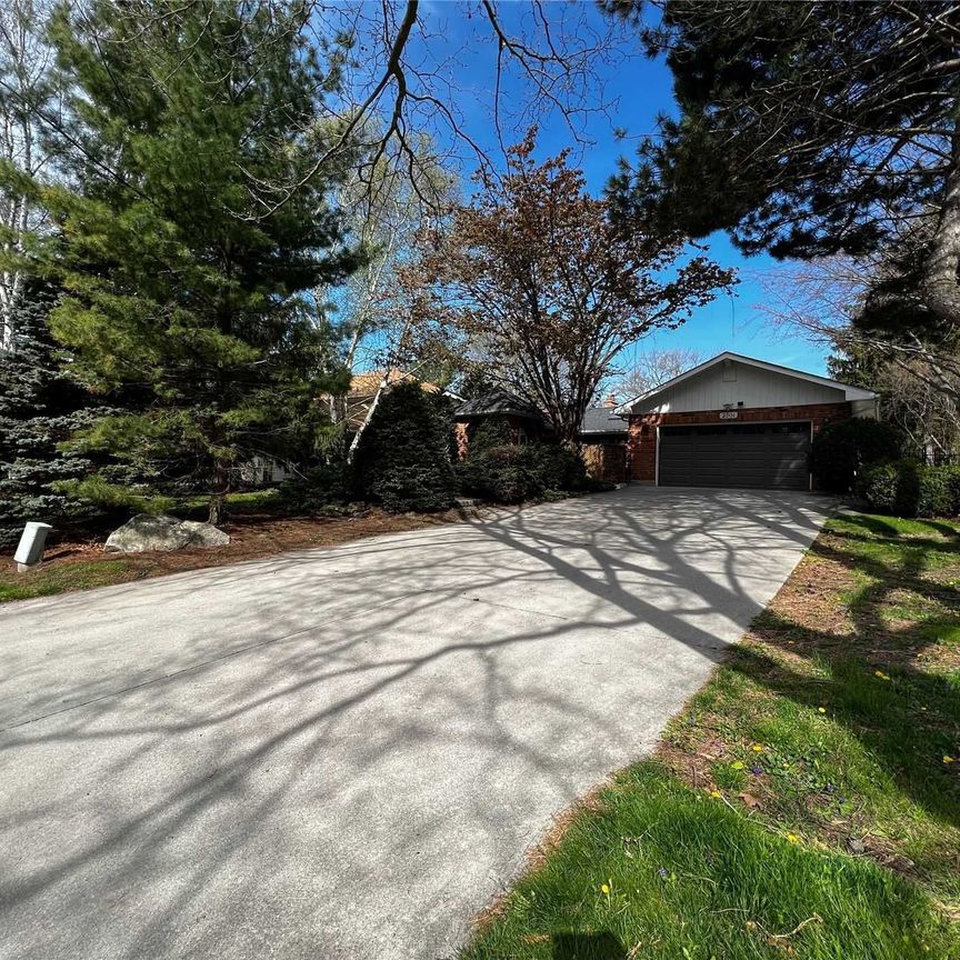 For Lease - 2301 Bennington Gate, Oakville, Ontario - Photo 1