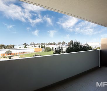 Large and light filled apartment that really hits 'The Marque!' - Photo 6