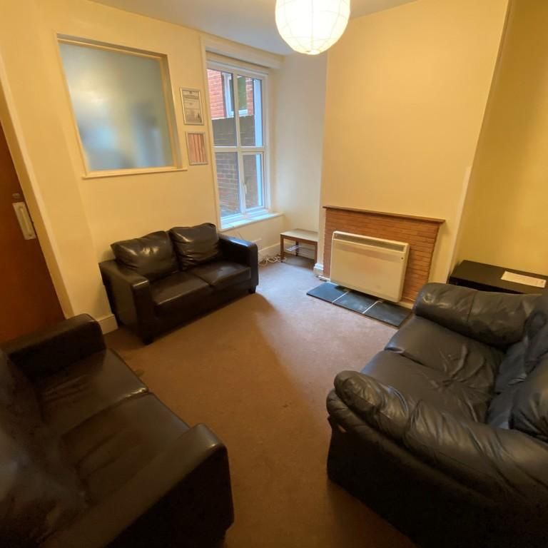 6 bedroom terraced house to rent - Photo 1