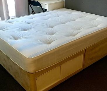 Room in a Shared House, Carisbrooke Road, B17 - Photo 1