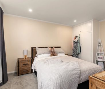 2-Bedroom Unit in the Heart of Merivale - Unfurnished - Photo 2