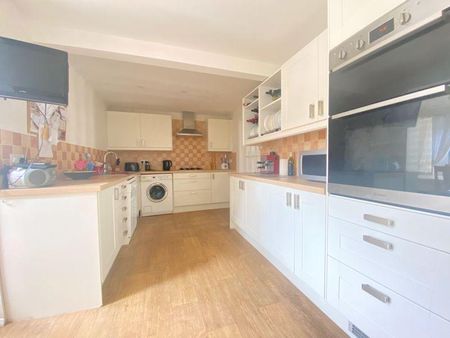 2 bedroom terraced house to rent - Photo 4