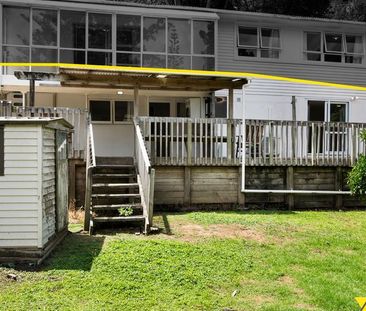 Downstairs Unit! Three Bedrooms and One Bathroom in New Windsor! - Photo 3