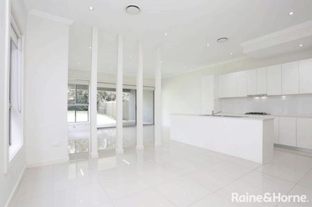 4 Bedroom Home In A Great Location! - Photo 2