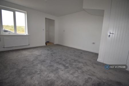 3 bedroom detached house to rent - Photo 5