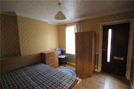 Walnut Tree Close, Guildford, Surrey, GU1 4UB - Photo 3