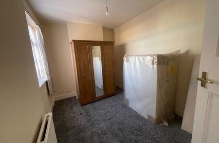 91 EASTFIELDS MITCHAM CR4 - Photo 3