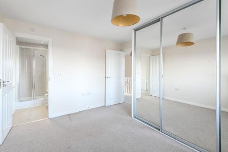 4 bedroom link detached house to rent - Photo 3