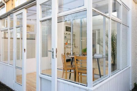 4 bedroom terraced house to rent - Photo 3