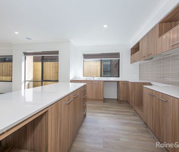 Luxurious Carlisle Family Home - Photo 5