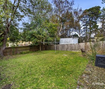 10 Nandina Street, FOREST HILL - Photo 2