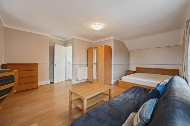 3 bedroom apartment to rent - Photo 1