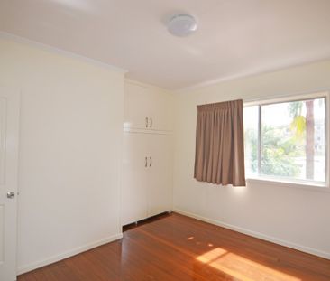 CENTRALLY LOCATED TWO BEDROOM UNIT - Photo 3