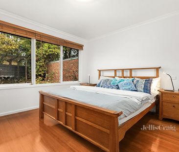 22 Greenways Road, Glen Waverley - Photo 2