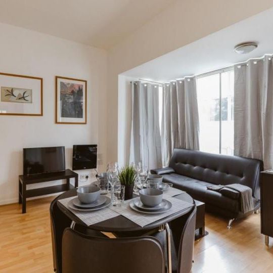 1beds Apartment - Photo 1