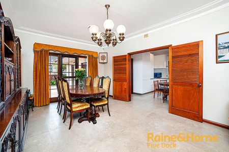 Solid Over sized Family Home | Quiet & Convenient Location - Photo 2