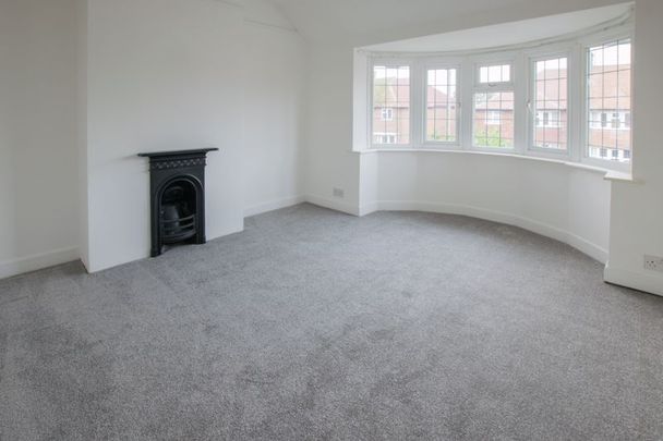 The Dene, Canterbury - Photo 1