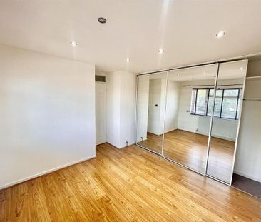 3 bedroom detached house to rent - Photo 4