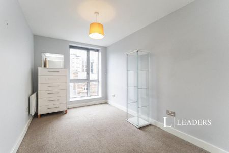 2 bedroom flat to rent - Photo 4