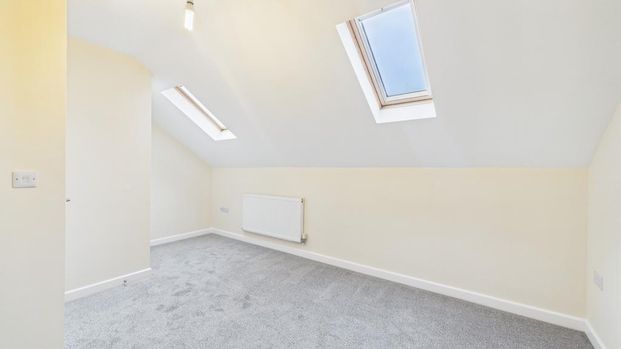 2 bedroom end of terrace house to rent - Photo 1