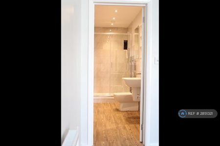 3 bedroom maisonette to rent - Photo 5