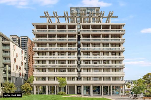 MGM MARTIN - FURNISHED TWO BEDROOM APARTMENT PLUS STUDY - Photo 1