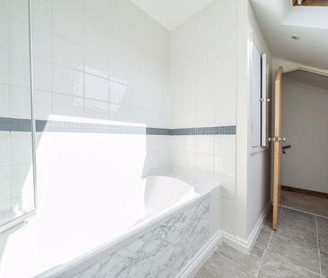 2 bedroom end of terrace house to rent - Photo 4