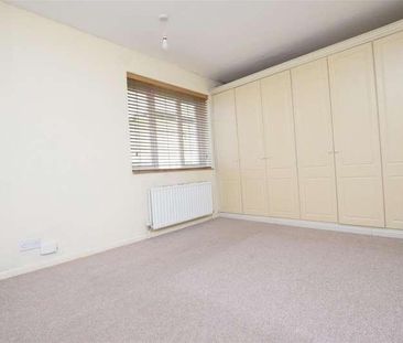 Russells Avenue, Rainham, Gillingham, ME8 - Photo 4