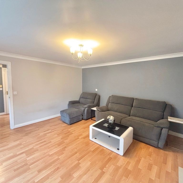 Millwood Garden, Killay, Swansea - Photo 1