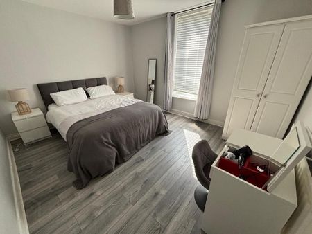 Unit 2, 2 Dunluce Street, Portrush, BT56 8DN - Photo 4