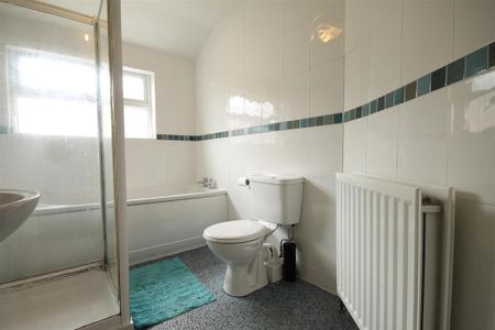 4 bedroom terraced house to rent - Photo 5