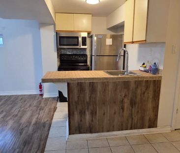 For Lease - 21 Fernbank Place, Whitby, Ontario - Photo 2