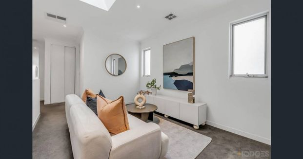 MODERN | BEACHSIDE LIFESTYLE | CONTEMPORARY STYLE - Photo 1