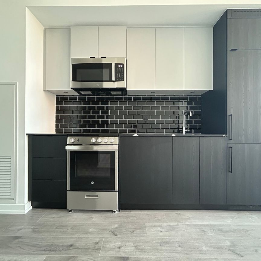 For Lease - 285 Dufferin St Street Unit# 222, Toronto, Ontario - Photo 1