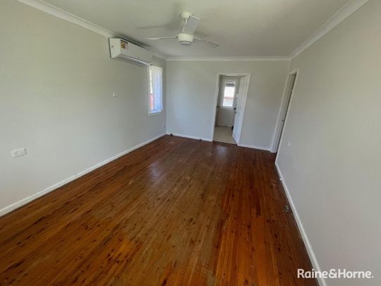 Three Bedroom Family Home - Photo 1