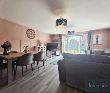 3 Bedroom Semi Detached House To Rent - Photo 3
