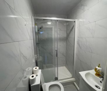 7 Bed Semi-Detached House, Dickenson Road, M13 - Photo 6