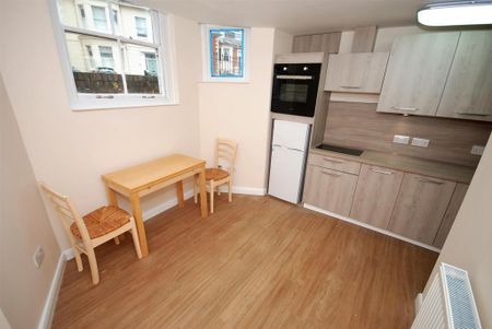 Studio to rent - Photo 4