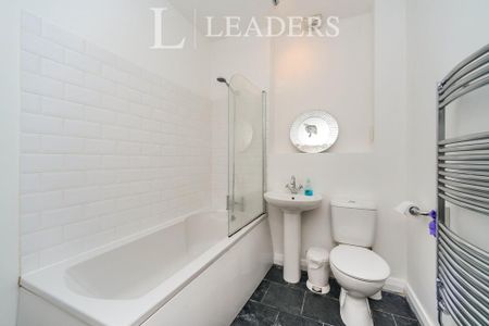 2 bedroom flat to rent - Photo 4