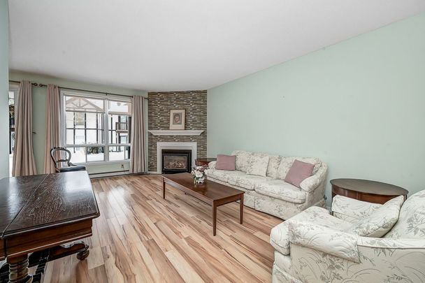 For Lease - 8 Stonehill Court Unit# B, Kanata, Ontario - Photo 1