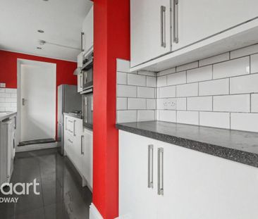 3 bedroom terraced house to rent - Photo 5