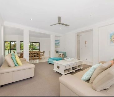 Family Home with Plenty of Room to Move! - Photo 2