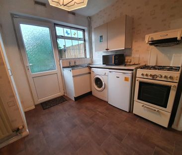 3 bedroom semi-detached house to rent - Photo 2