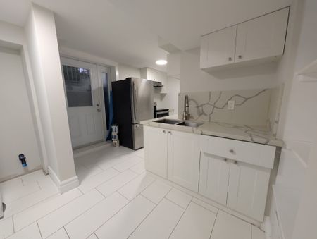 For Lease - 837 Glenrush Street Unit# Basement, Oshawa, Ontario - Photo 4