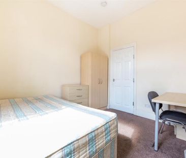 5 bedroom terraced house to rent - Photo 2