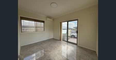 Prime Location 1-Bedroom Studio | Only steps away from Cabramatta shops! - Photo 2