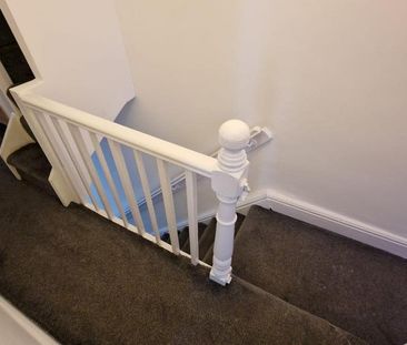 5 bedroom end of terrace house to rent - Photo 1