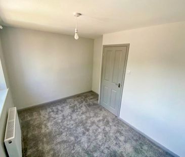 2 bedroom semi-detached house to rent - Photo 4