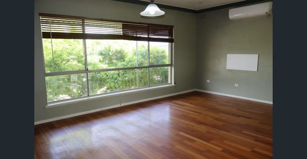 LARGE FAMILY LIVING OPPOSITE PARK - Photo 1