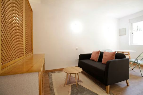 Calle de Corozal, Madrid, Community of Madrid 28033 - Foto 1